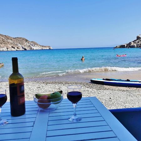 Blue Mare Apartments On The Beach Firopotamos Pokój zdjęcie