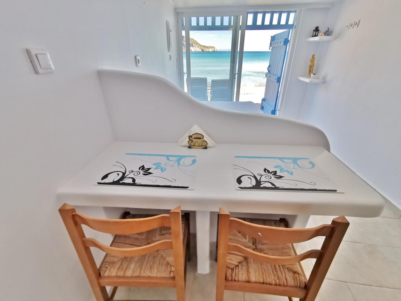 Blue Mare Apartments On The Beach Firopotamos Pokój zdjęcie