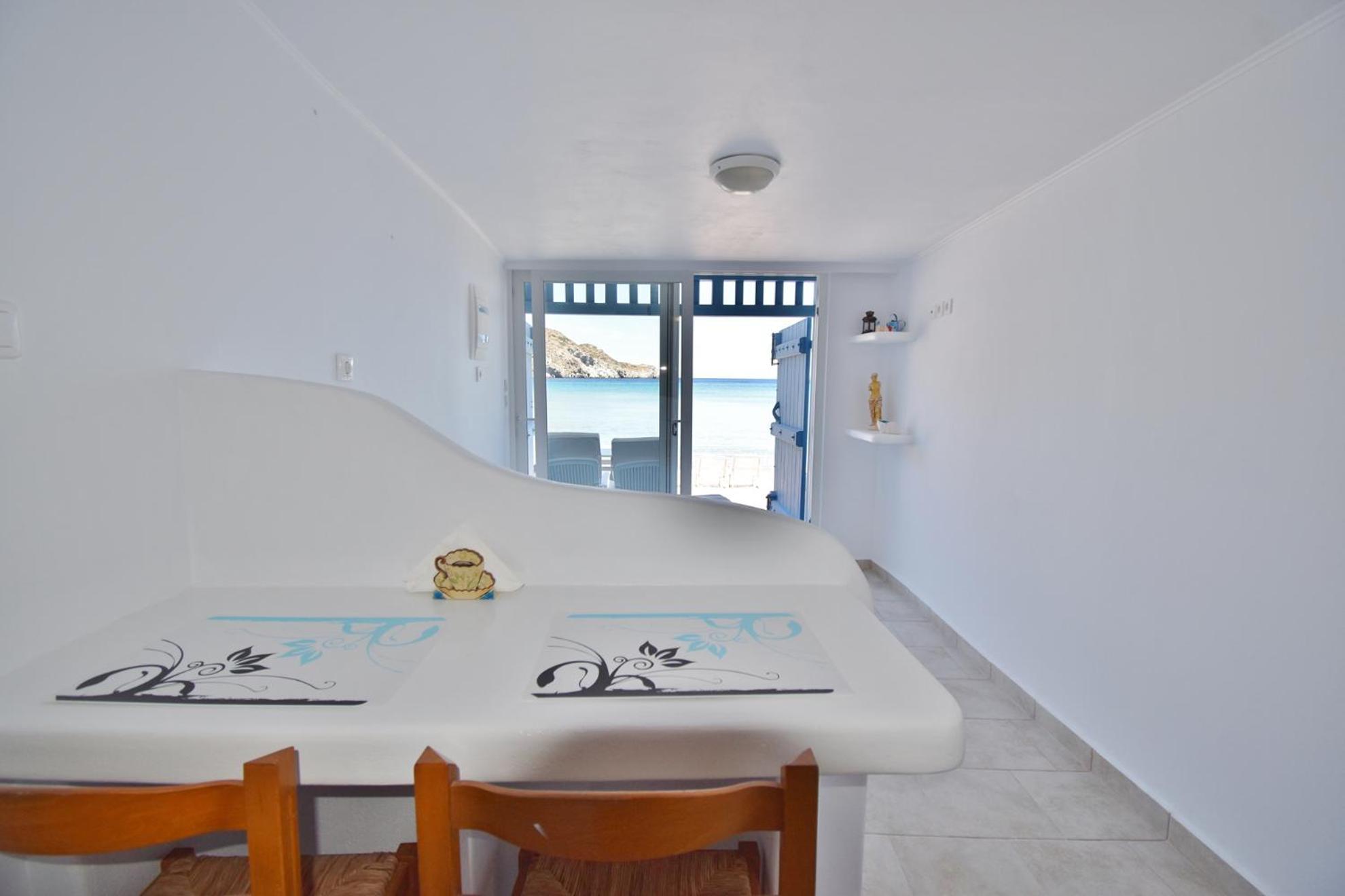 Blue Mare Apartments On The Beach Firopotamos Pokój zdjęcie