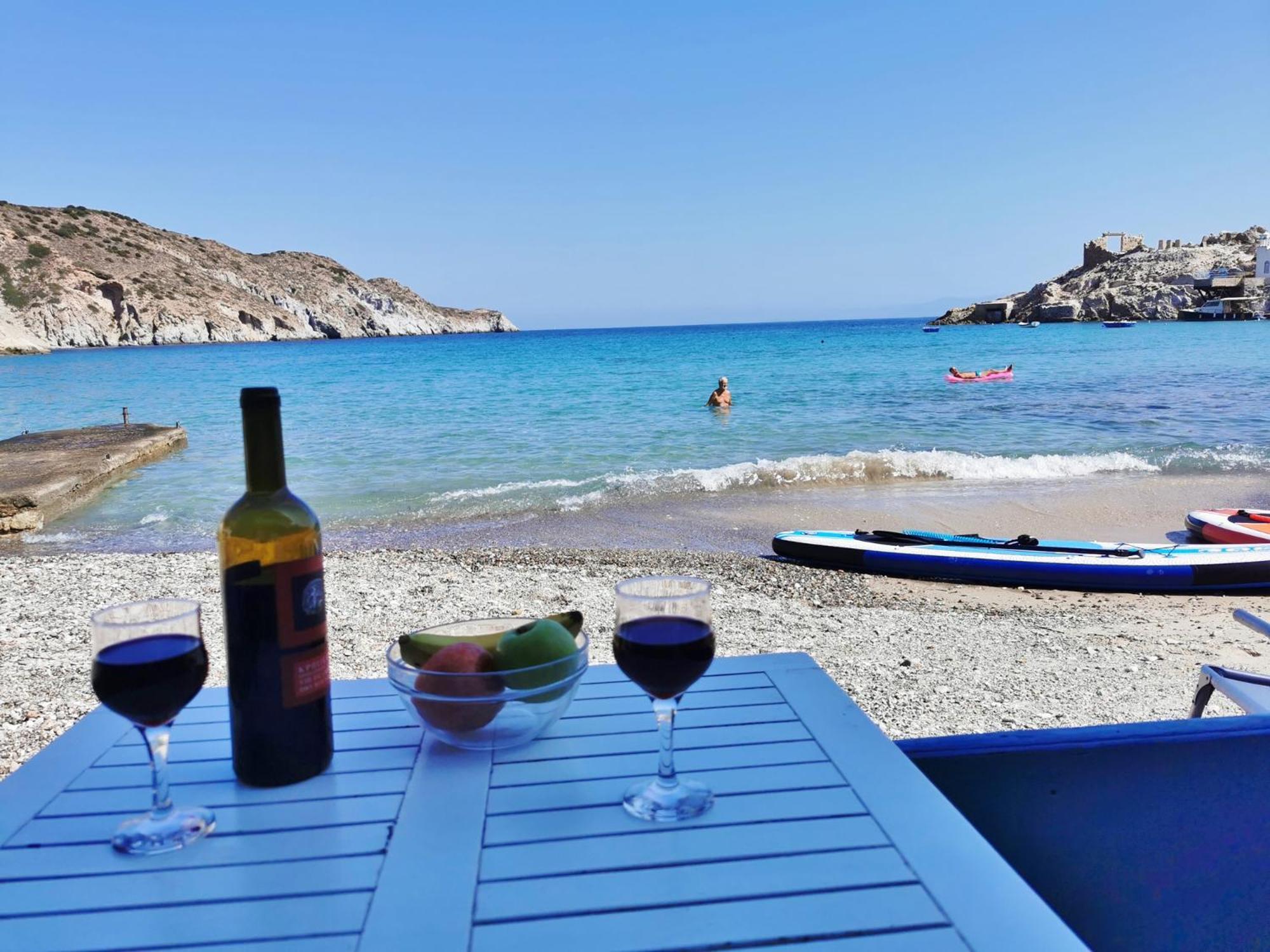 Blue Mare Apartments On The Beach Firopotamos Pokój zdjęcie