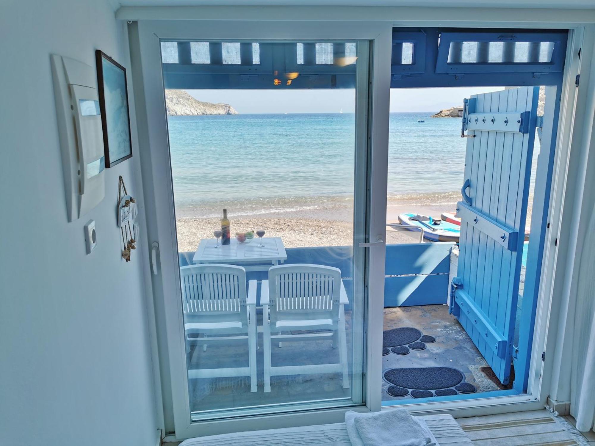 Blue Mare Apartments On The Beach Firopotamos Pokój zdjęcie